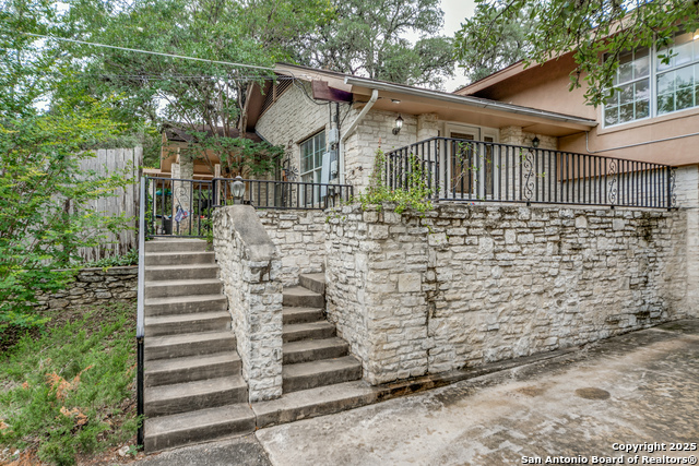 Listing photo id 2 for 9106 Saddle Trl