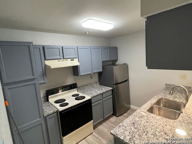 Image 2 of 10 For 10527 Perrin Beitel  B106