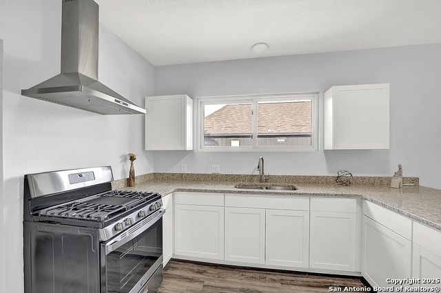 Image 11 of 18 For 1426 E Carson St.