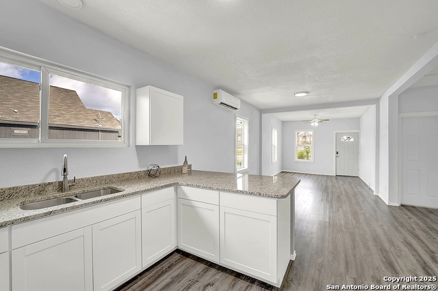 Image 13 of 18 For 1426 E Carson St.