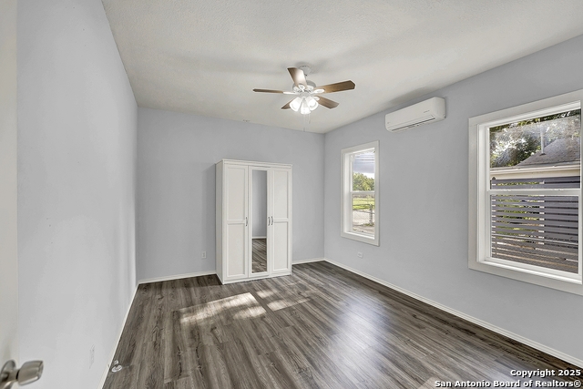 Image 16 of 18 For 1426 E Carson St.