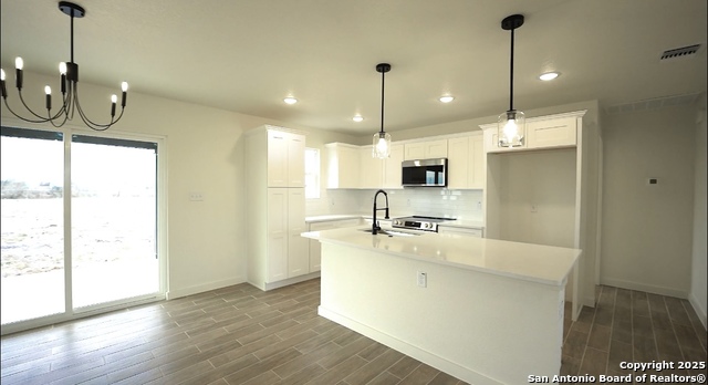 Image 4 of 14 For 16724 Tapatio St