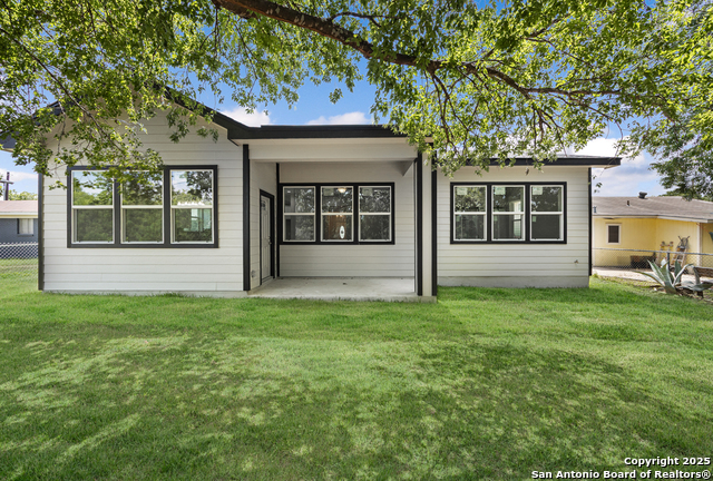 Image 34 of 35 For 1923 Clamp Ave