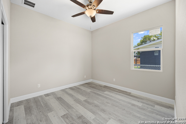 Image 9 of 35 For 1923 Clamp Ave