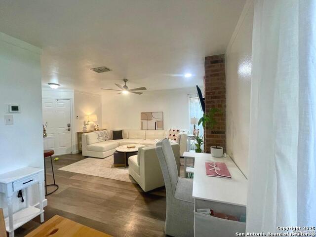 Image 10 of 19 For 4839 Brandeis St.  413