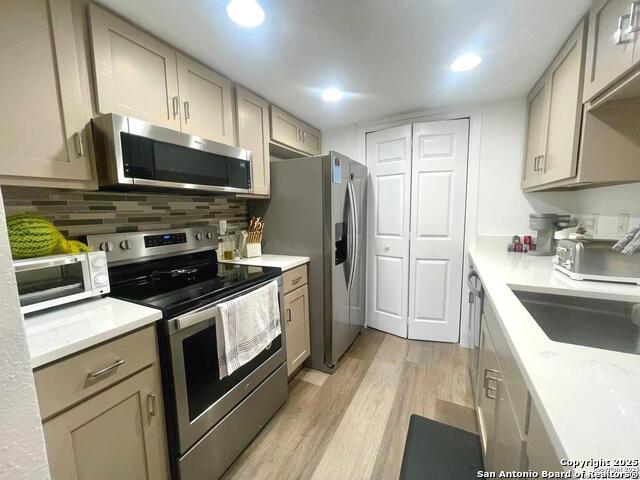 Image 9 of 19 For 4839 Brandeis St.  413