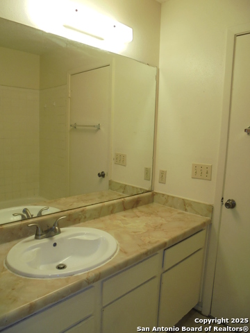 Listing photo id 9 for 14444 Woods Hole Dr