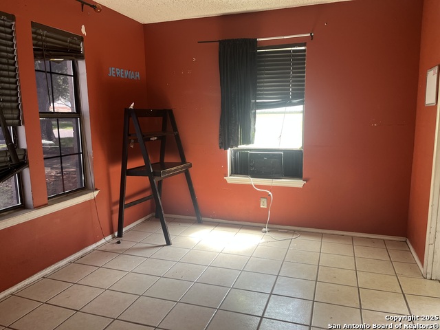 Image 4 of 19 For 5212 Vinecrest