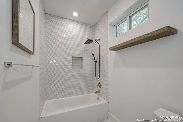 Image 21 of 41 For 5738 Brenda Ln