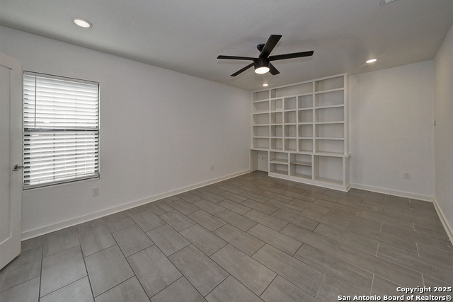Image 33 of 41 For 5738 Brenda Ln
