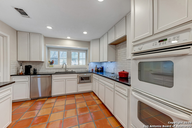 Image 10 of 35 For 13914 Port Bluff N