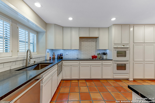 Image 11 of 35 For 13914 Port Bluff N