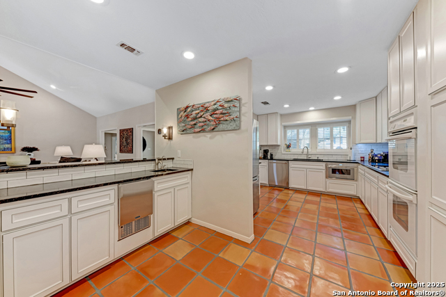 Image 13 of 35 For 13914 Port Bluff N