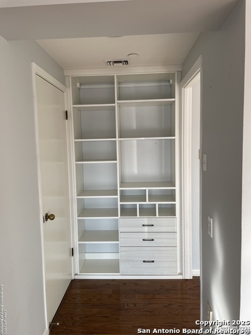 Image 8 of 10 For 7887 Broadway  601
