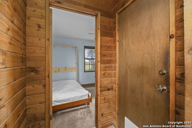 Image 18 of 26 For 434 Spur Dr  