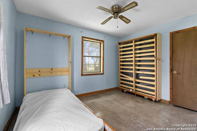 Image 19 of 26 For 434 Spur Dr  