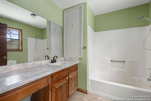 Image 20 of 26 For 434 Spur Dr  