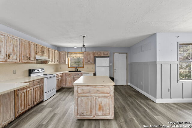 Image 5 of 26 For 434 Spur Dr  