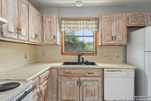 Image 7 of 26 For 434 Spur Dr  