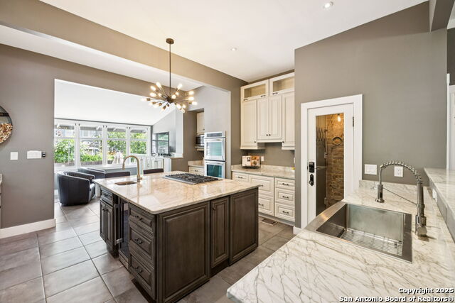 Image 14 of 47 For 133 Mistletoe Ave E