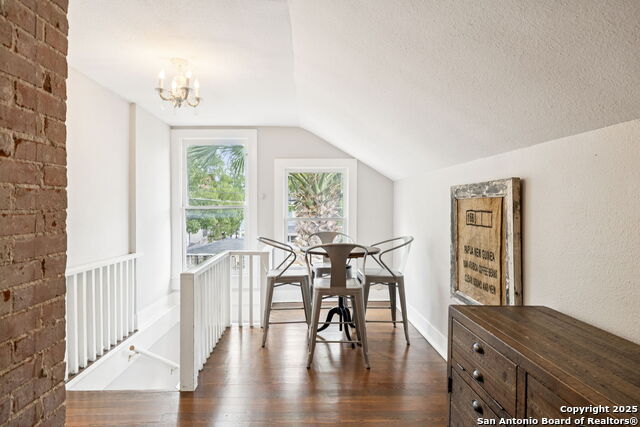 Image 32 of 47 For 133 Mistletoe Ave E