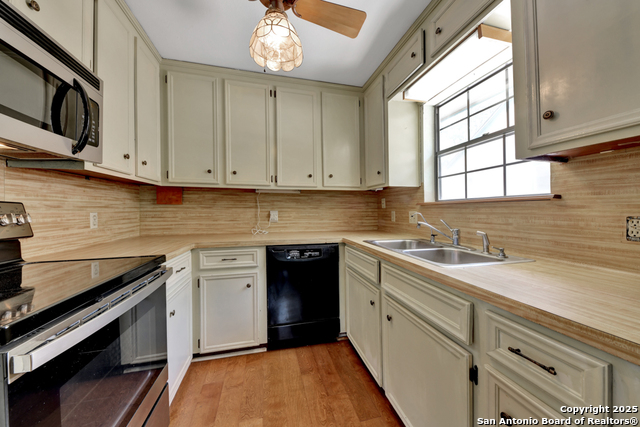 Listing photo id 8 for 16 Westwood  