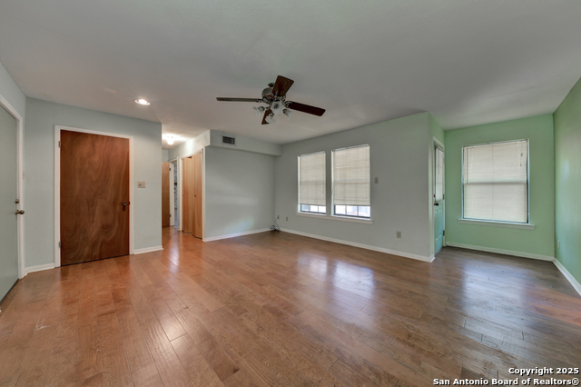 Listing photo id 10 for 16 Westwood  