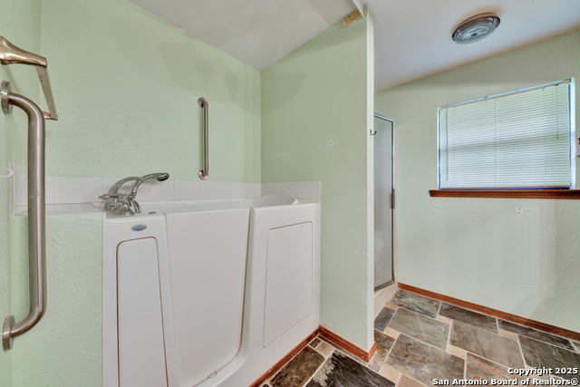 Listing photo id 12 for 16 Westwood  