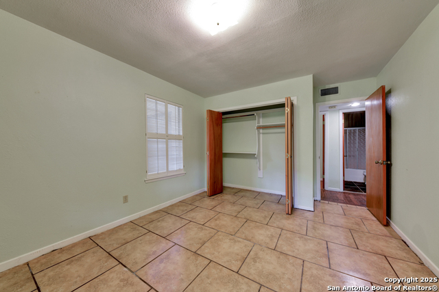 Listing photo id 14 for 16 Westwood  