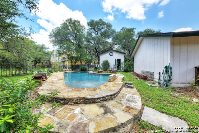 Listing photo id 23 for 16 Westwood  