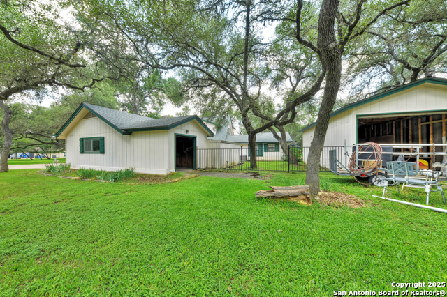 Listing photo id 25 for 16 Westwood  