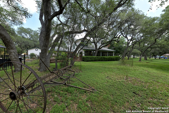 Listing photo id 33 for 16 Westwood  