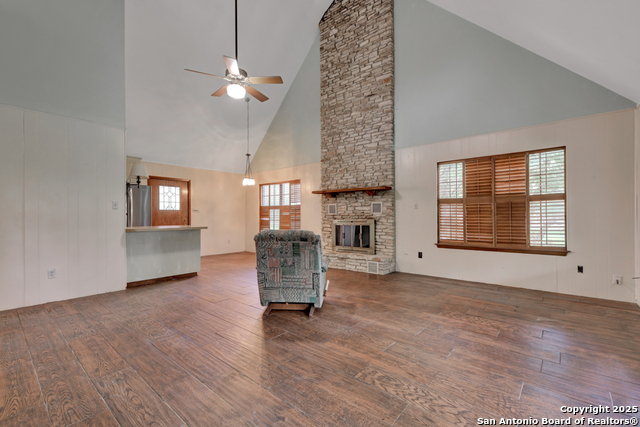 Listing photo id 3 for 16 Westwood  