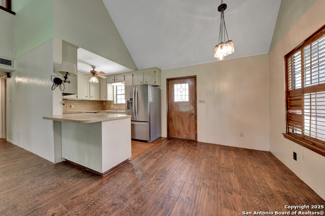 Listing photo id 5 for 16 Westwood  