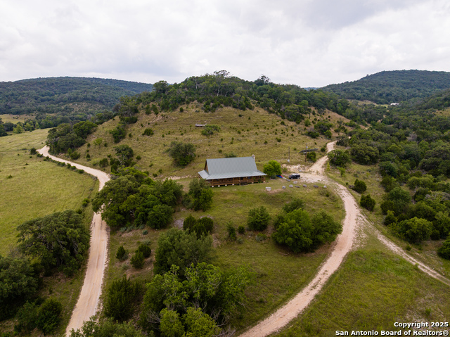 Listing photo id 10 for 1616 Mickle Creek