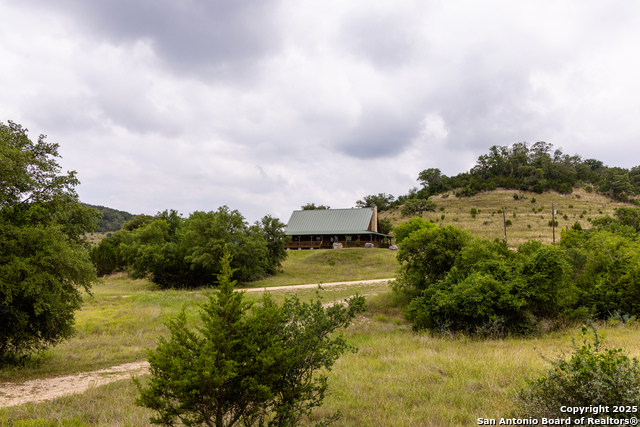 Listing photo id 2 for 1616 Mickle Creek