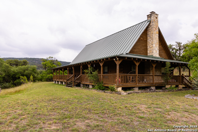 Listing photo id 4 for 1616 Mickle Creek