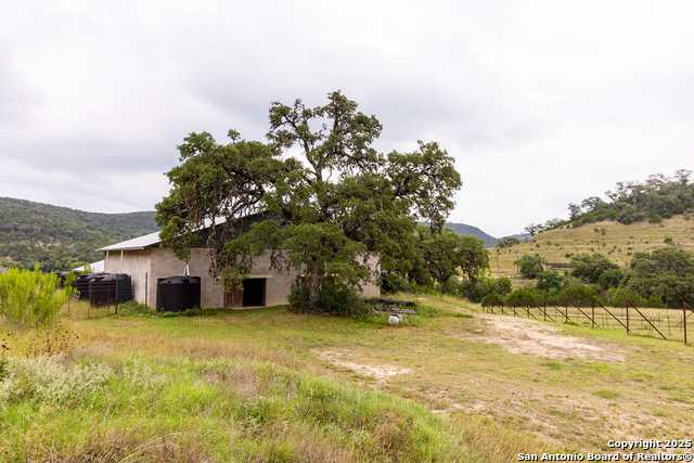 Listing photo id 6 for 1616 Mickle Creek