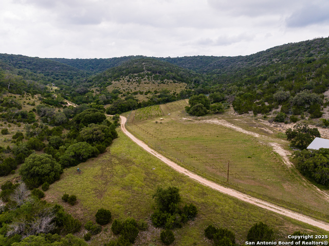 Listing photo id 7 for 1616 Mickle Creek