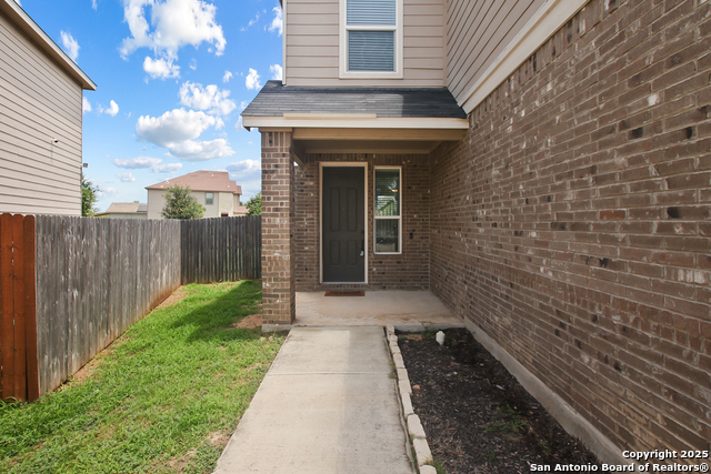 Image 4 of 26 For 6811 Beltran