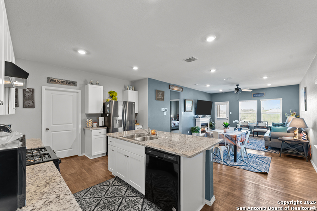 Image 3 of 17 For 449 Middle Green Loop