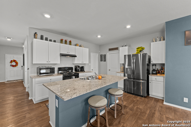 Image 4 of 17 For 449 Middle Green Loop