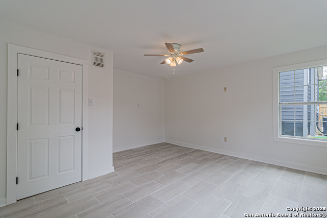Image 11 of 48 For 210 San Jacinto St N