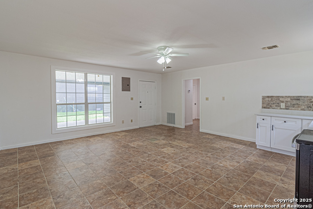 Image 17 of 48 For 210 San Jacinto St N