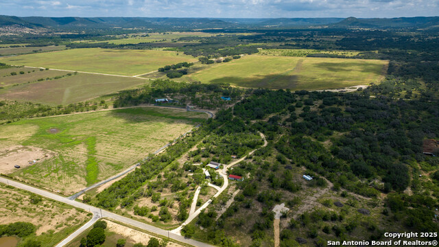 Listing photo id 15 for 1231 B & R Road