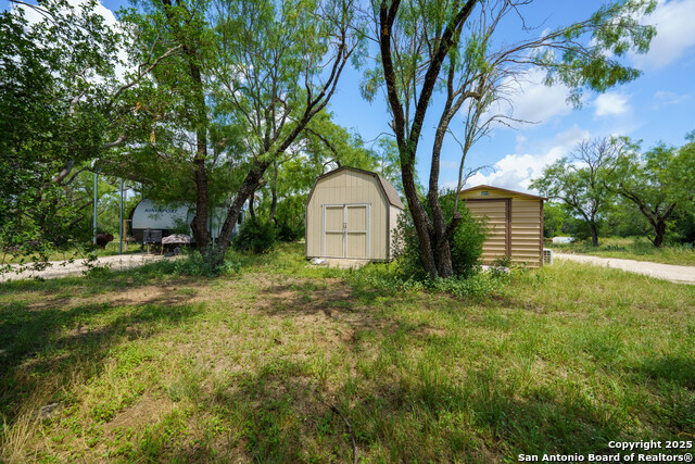 Listing photo id 19 for 1231 B & R Road