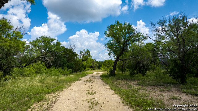 Listing photo id 20 for 1231 B & R Road