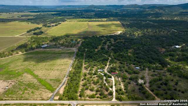 Listing photo id 1 for 1231 B & R Road