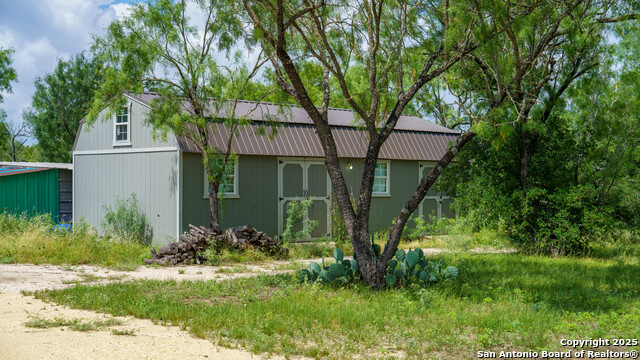 Listing photo id 2 for 1231 B & R Road