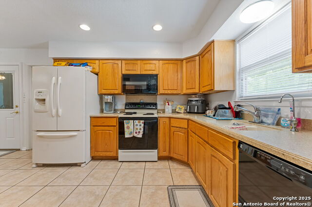 Image 10 of 30 For 33171 Blanco Rd